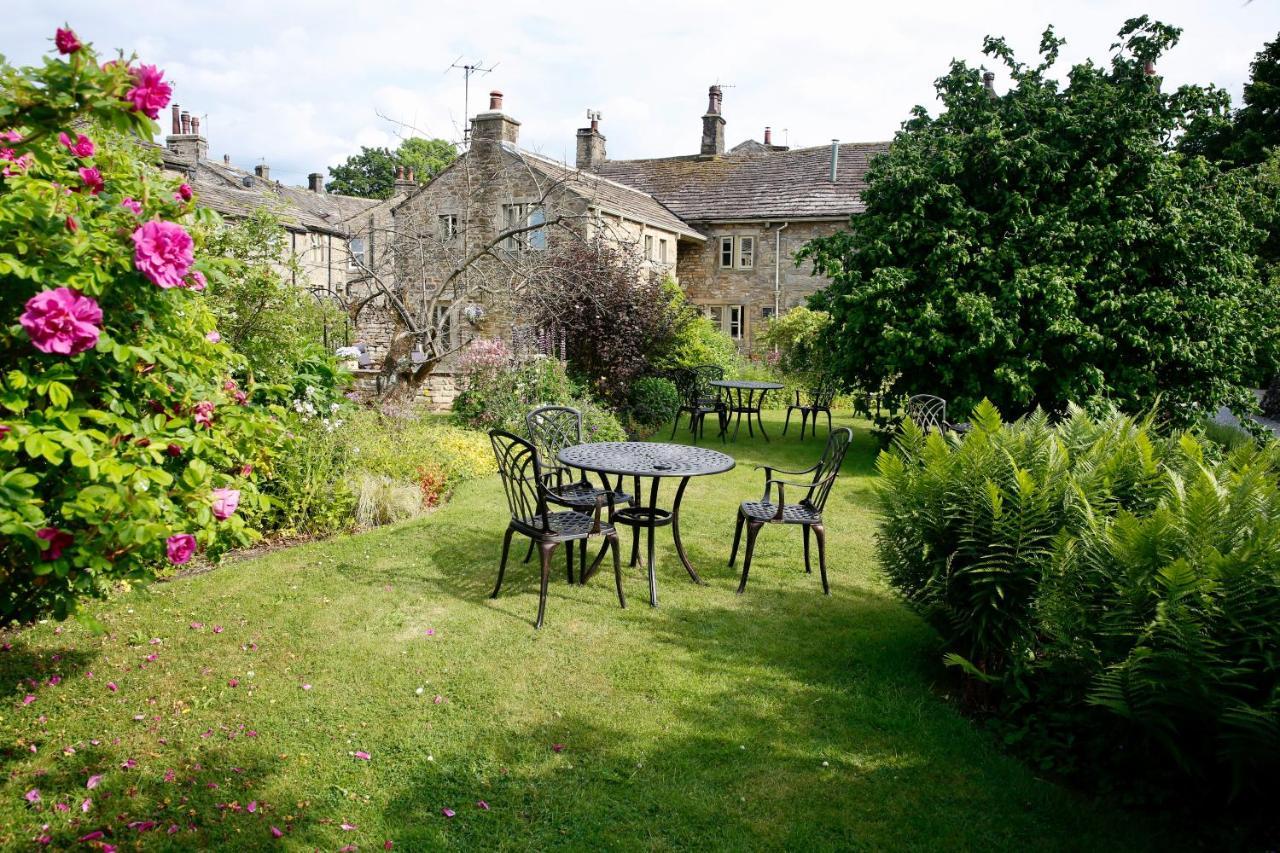 Ashfield House Otel Grassington Dış mekan fotoğraf The garden of the Old Swan