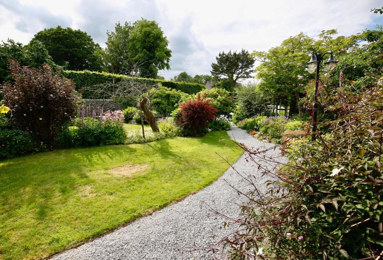 Ashfield House Otel Grassington Dış mekan fotoğraf The entrance to the walled garden