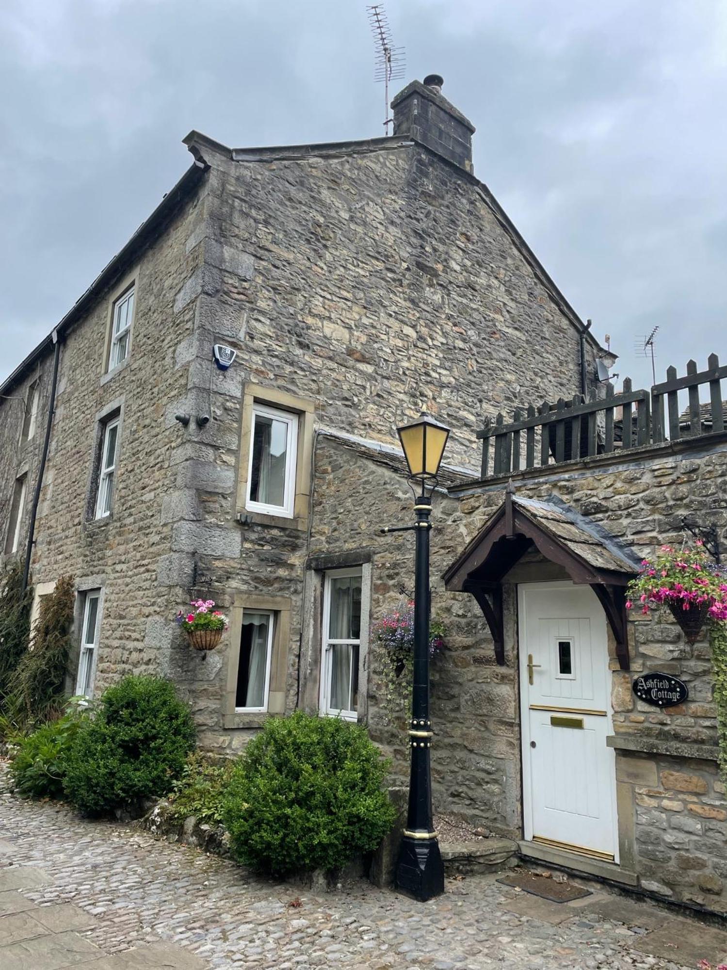 Ashfield House Otel Grassington Oda fotoğraf The old school house